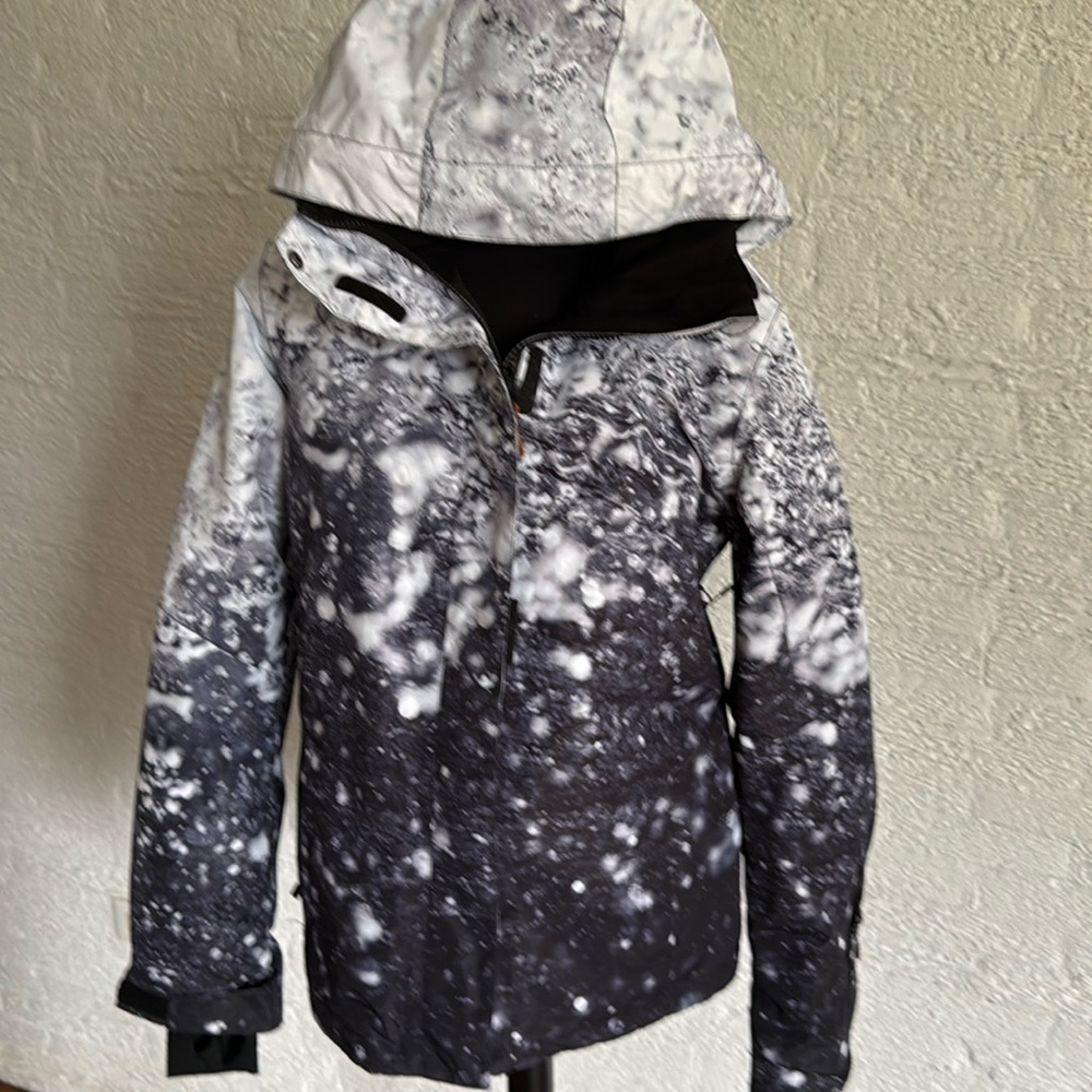 Smaining ski jacket size medium